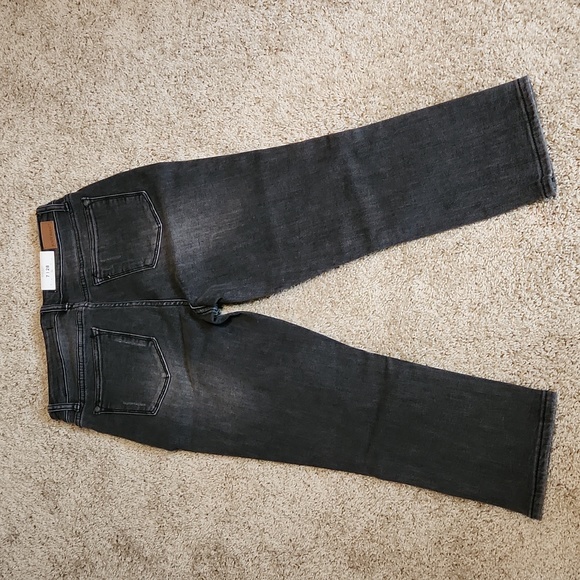 Judy Blue Capri's Size 7/28 - Picture 8 of 10